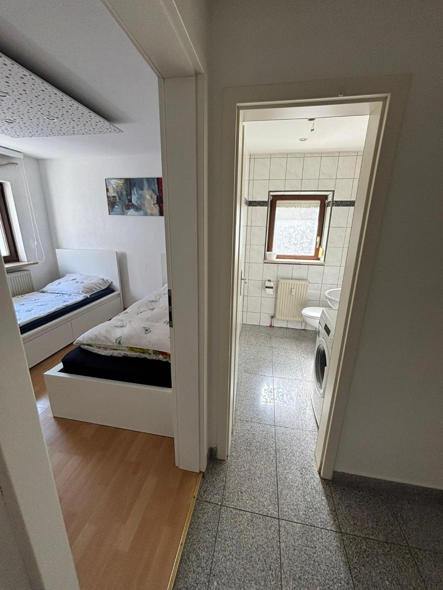 Erdgeschosswohnung Neben Schloss Blutenburg Mit Privatem Garten Munich Luaran gambar
